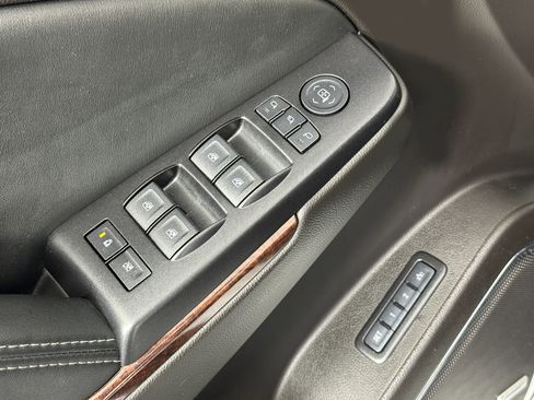 Used 2017 GMC Yukon XL SLT image 22