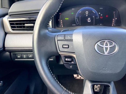 Used 2025 Toyota Camry SE FWD image 23