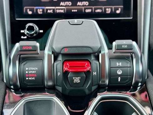 Used 2024 Lamborghini Urus S image 80