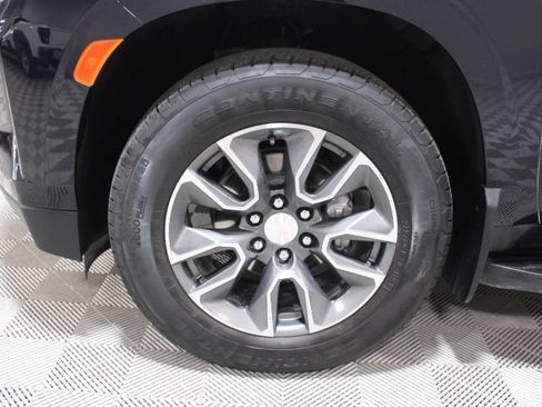 Used 2023 Chevrolet Suburban LT w/ Luxury Package AWD/4WD image 42