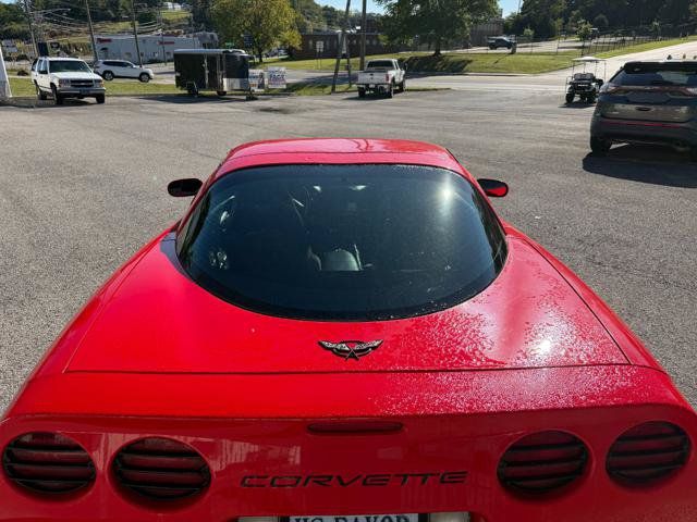Used 2000 Chevrolet Corvette Coupe w/ Roof Pkg RWD image 3