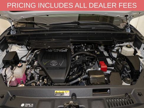 Used 2023 Toyota Highlander XLE FWD image 24