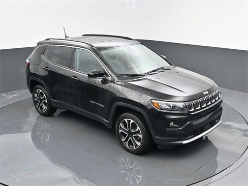 Used 2022 Jeep Compass Limited image 20