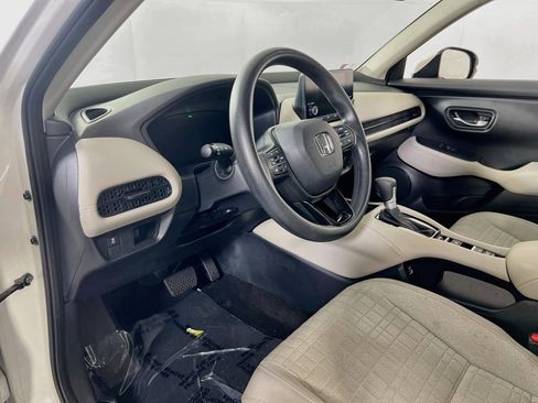 Used 2023 Honda HR-V LX image 9