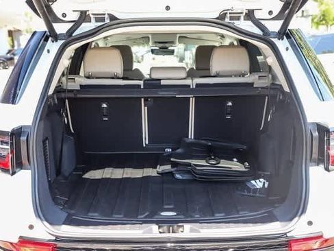 New 2024 Land Rover Discovery Sport S image 27