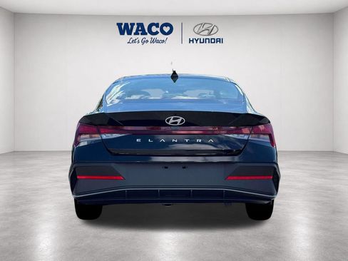 Used 2026 Hyundai Elantra SE FWD image 8
