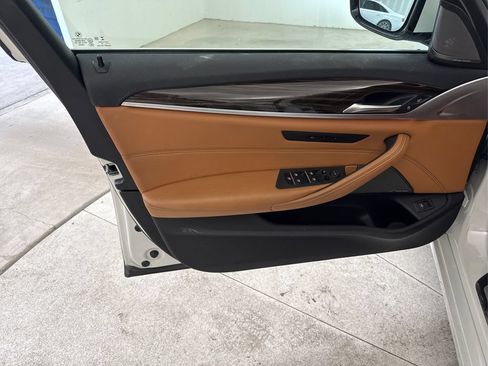 Used 2019 BMW 530i RWD image 33