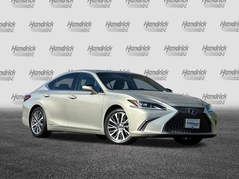 Used 2020 Lexus ES 300h w/ Premium Package image 2