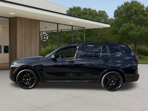Certified 2024 BMW X7 xDrive40i w/ M Sport Package image 13
