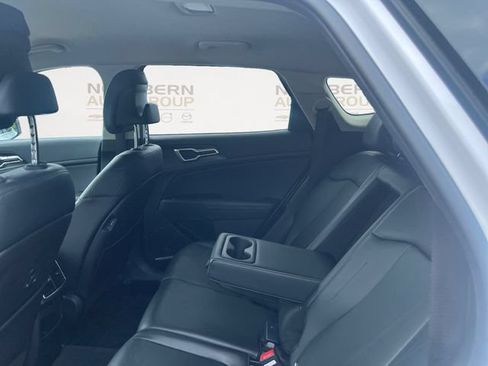 Used 2024 Kia Sportage EX FWD image 13
