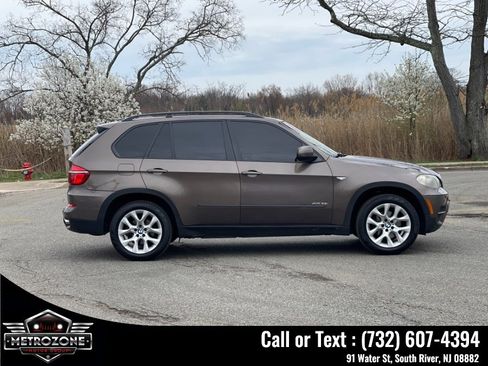 Used 2011 BMW X5 xDrive35i w/ Technology Pkg AWD/4WD image 12