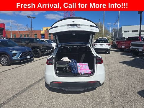 Used 2023 Tesla Model Y Performance image 9