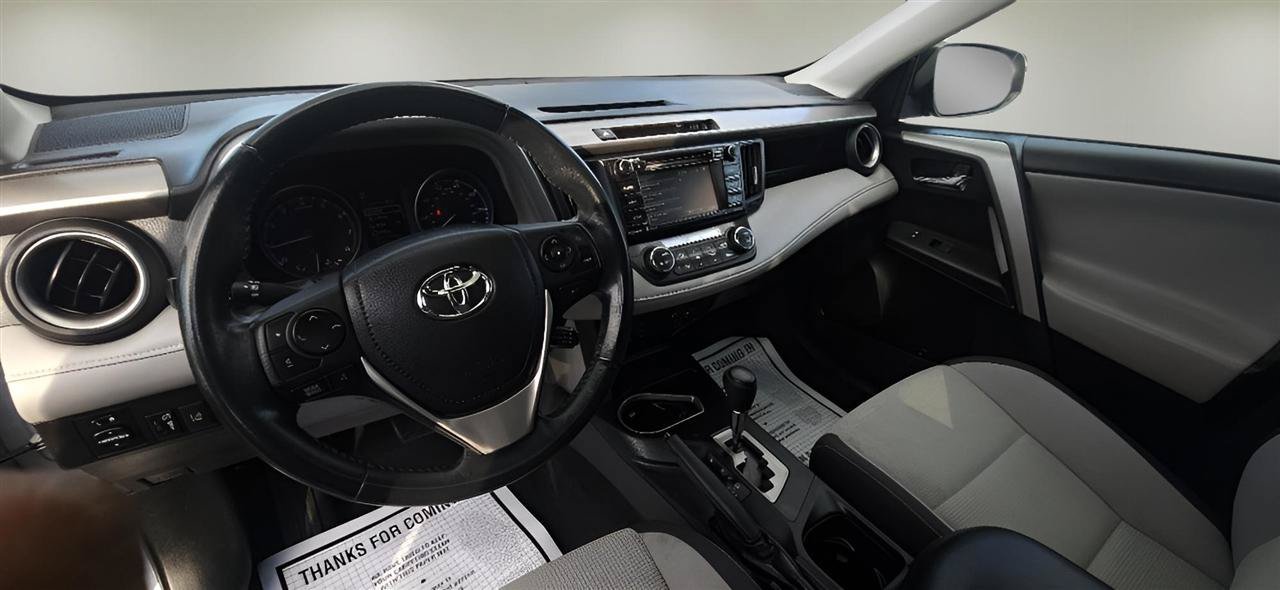 Used 2018 Toyota RAV4 XLE AWD/4WD image 11