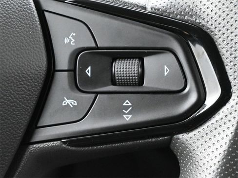 Used 2023 Chevrolet Bolt EUV LT image 7