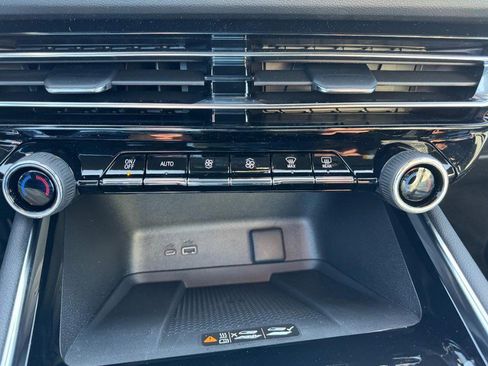 New 2026 Chevrolet Traverse LT image 13