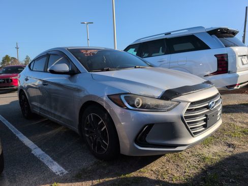 Used 2017 Hyundai Elantra SE w/ SE A/T Tech Package 03 image 1