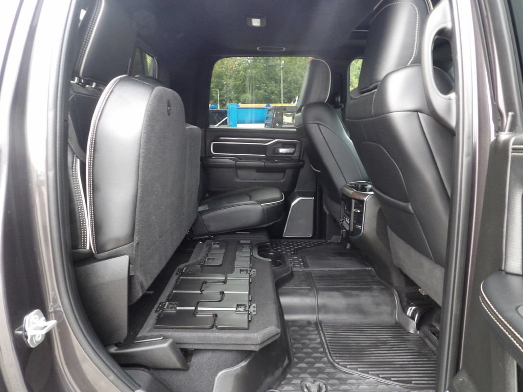 Used 2025 RAM 3500 Laramie AWD/4WD image 37