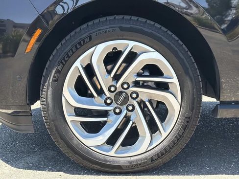 Used 2025 Lincoln Navigator Reserve AWD/4WD image 27