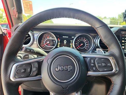 Used 2022 Jeep Wrangler Unlimited Rubicon w/ Dual Top Group AWD/4WD image 19