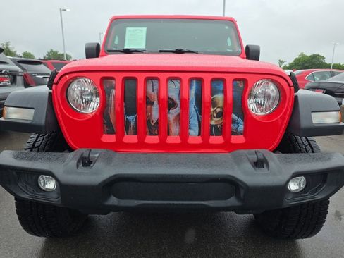 Used 2018 Jeep Wrangler Unlimited Sport AWD/4WD image 2