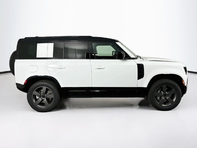 New 2026 Land Rover Defender 110 X-Dynamic SE AWD/4WD image 4