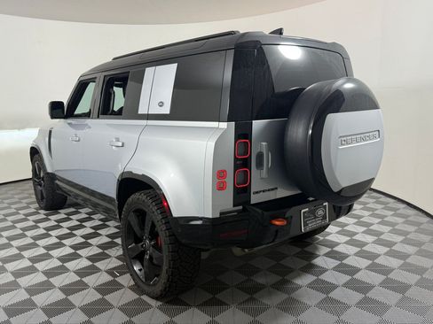 Used 2024 Land Rover Defender 110 X AWD/4WD image 3