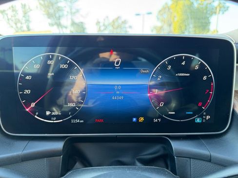 Used 2024 Mercedes-Benz GLC 300 image 18