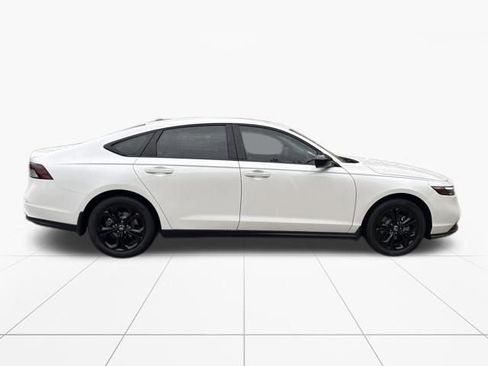 New 2025 Honda Accord SE image 9