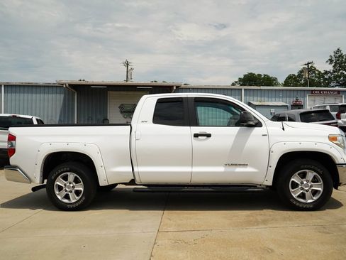 Used 2017 Toyota Tundra SR5 w/ SR5 Upgrade Package RWD image 3