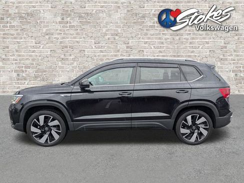 Certified 2024 Volkswagen Taos SEL AWD/4WD image 7