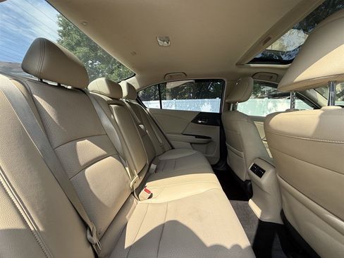 Used 2016 Honda Accord Touring image 22