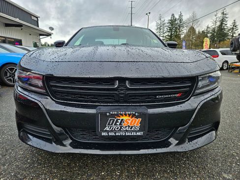 Used 2018 Dodge Charger SXT w/ Blacktop Package image 10