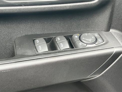 Used 2025 Chevrolet Silverado 2500 Custom w/ Custom Value Package image 12