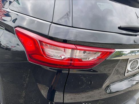 Used 2018 Chevrolet Traverse LT FWD image 29