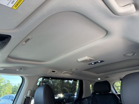 Used 2024 Kia Carnival SX Prestige FWD image 35