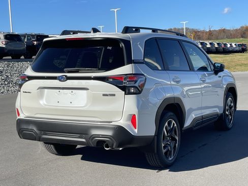 Used 2025 Subaru Forester Limited AWD/4WD image 2