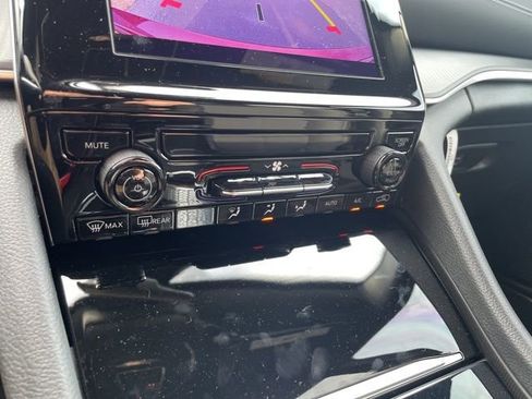 New 2025 Jeep Grand Cherokee Laredo X image 13