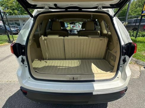 Used 2018 Toyota Highlander XLE AWD/4WD image 9