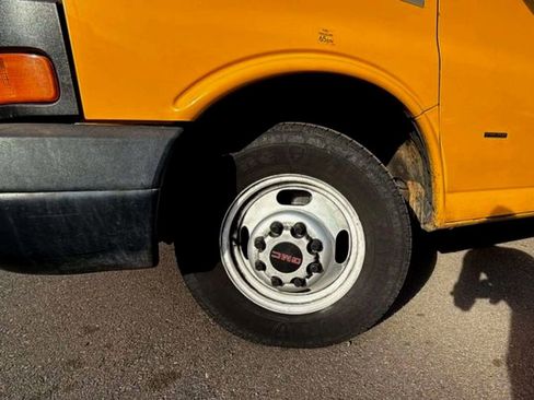 Used 2018 GMC Savana 3500 Extended w/ Driver Convenience Package image 18