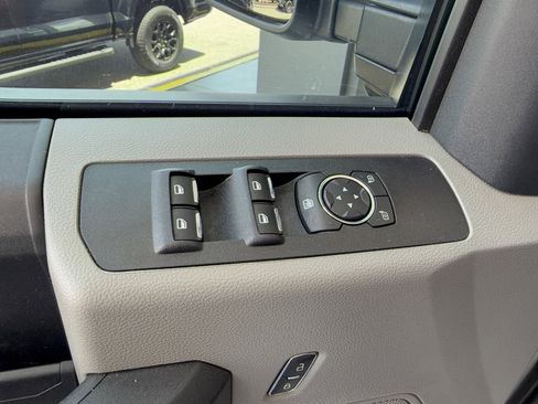 Certified 2022 Ford F250 XL w/ STX Appearance Package AWD/4WD image 10