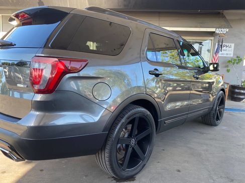 Used 2017 Ford Explorer Sport w/ Equipment Group 401A AWD/4WD image 5