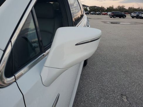 Used 2023 Buick Enclave Essence image 21