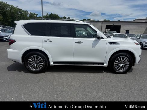 Used 2023 Nissan Armada SL w/ Captain's Chairs Package AWD/4WD image 9
