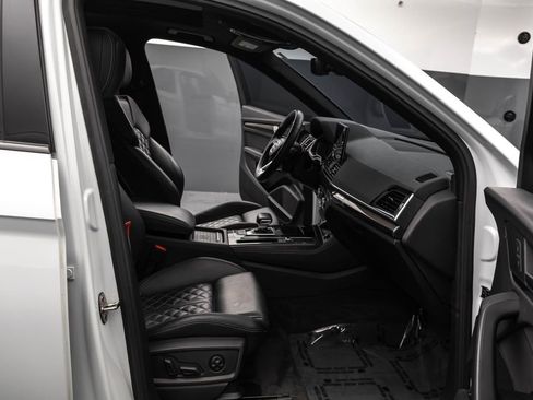 Used 2023 Audi SQ5 Prestige w/ Prestige Package image 38