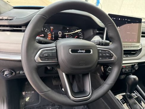 Used 2025 Jeep Compass Limited AWD/4WD image 13
