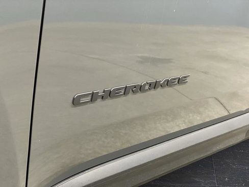 New 2026 Jeep Cherokee Overland w/ Trailer Tow Group image 37