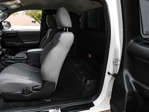 Used 2022 Toyota Tacoma SR image 38