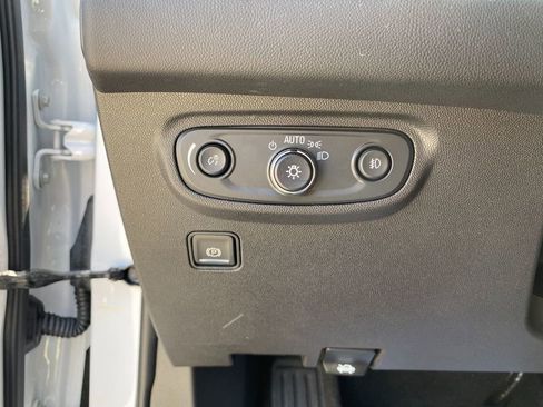 Used 2024 GMC Terrain SLT image 14