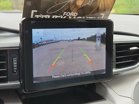 Used 2023 Ford Explorer XLT w/ Equipment Group 202A RWD image 15