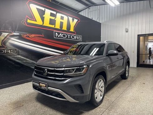 Used 2020 Volkswagen Atlas Cross Sport SE image 1
